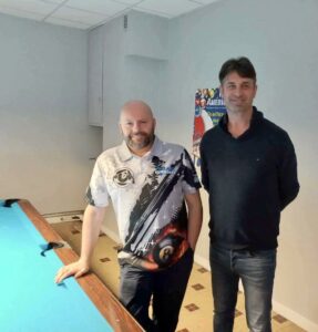 Joueurs du Billard Presqu’île Guérande lors de la compétition de billard américain à Saint‑Joachim